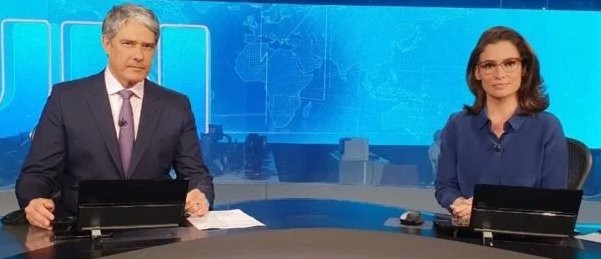 Renata Vasconcellos e William Bonner pedem paz após invasão de homem armado de faca na sede da Globo - Reprodução/TV Globo