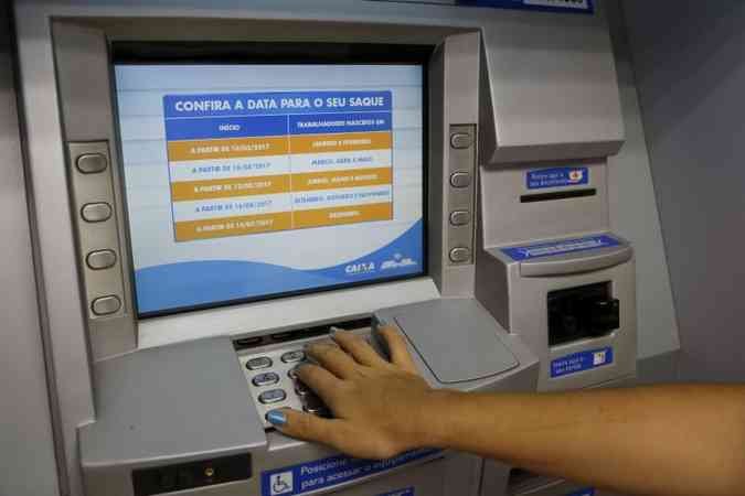 Caixa divulga calendário de saque emergencial do FGTS; veja datas  - Marcos Corrêa/PR