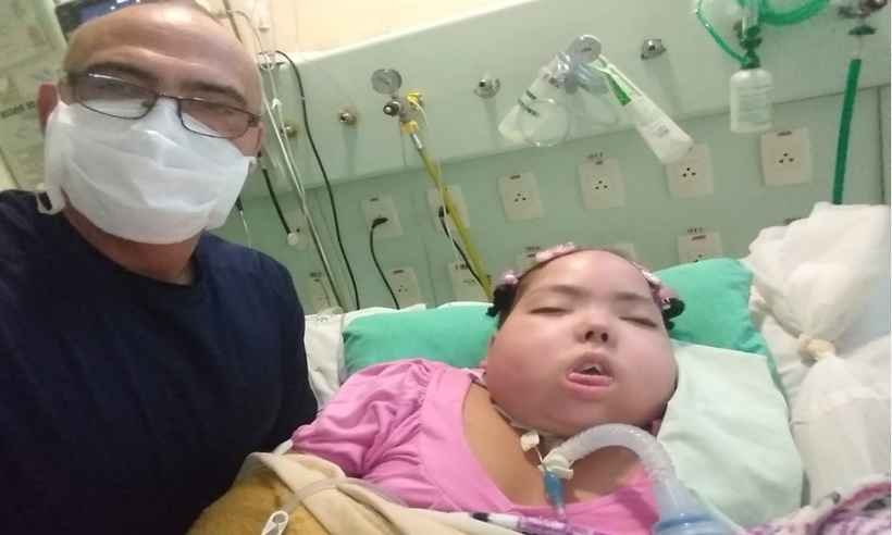Pai pede ajuda para tratamento de filha que mora há seis anos em um hospital - Arquivo pessoal
