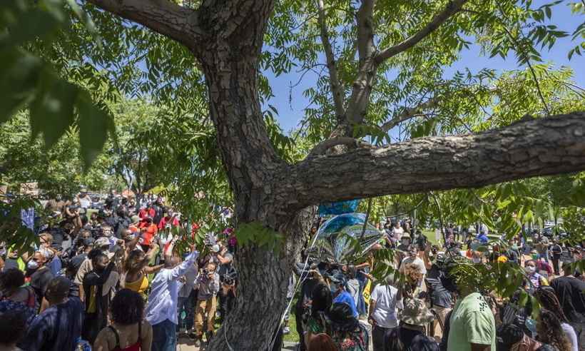 Enforcamento de jovem negro nos Estados Unidos revive dolorosas lembranças - DAVID MCNEW / GETTY IMAGES NORTH AMERICA / Getty Images via AFP