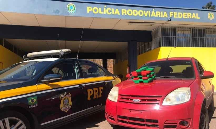 PRF apreende 10 kg de maconha durante fiscalização na BR-381 - Divulgação/ PRF