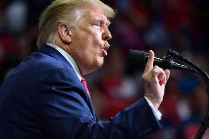 Twitter volta a ocultar post de Trump por 'comportamento abusivo' - Nicholas Kamm/AFP