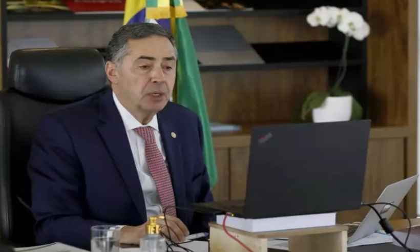 Luis Roberto Barroso curte post contra Bolsonaro e se desculpa - Roberto Jayme/TSE