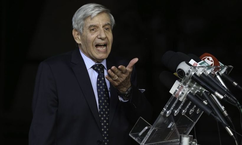 Augusto Heleno chama críticos de 'desinformados' ao refutar averiguação de currículos pelo GSI - Fábio Rodrigues Pozzebom/Agência Brasil