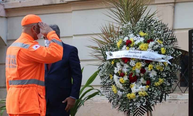 Dia do Bombeiro: ato simbólico homenageia vítimas de coronavírus - Luidgi Carvalho