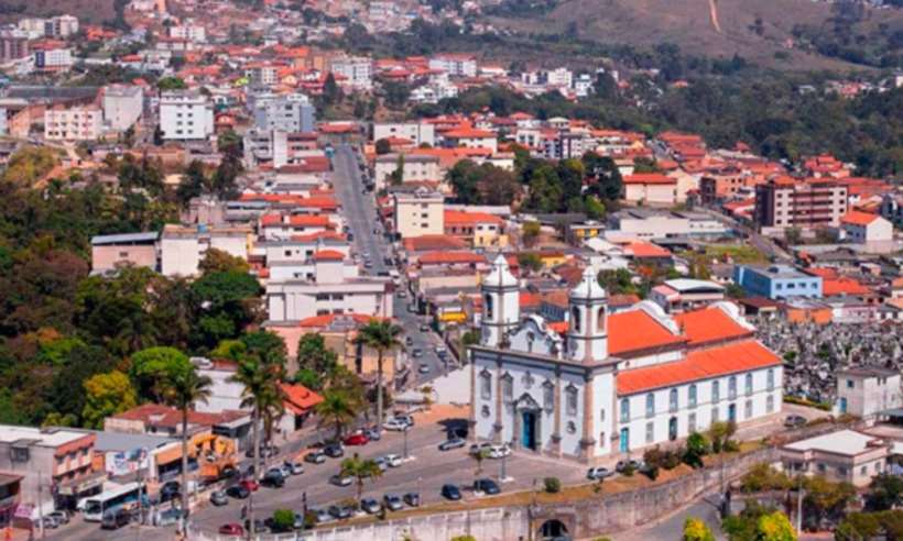 Massagem cardíaca feita por policial salva bebê de 16 dias em Barbacena - Reprodução Governo de Minas 