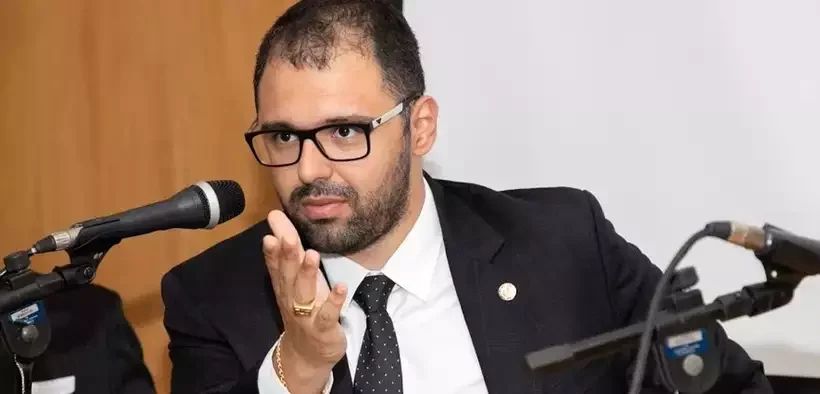 Antes de atirar em advogado, deputado se divertia com a vítima em bar de Brasília