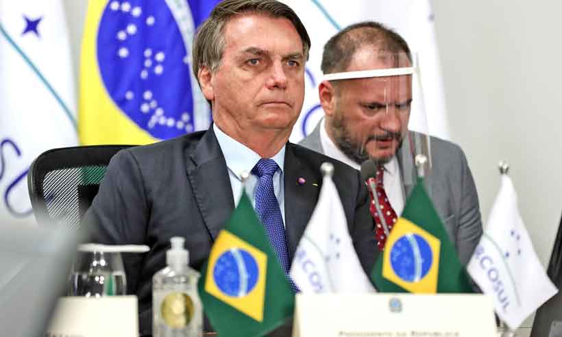 'Equipe do presidente não gostou do TSE reabrir casos'. Opa! - Marcos CORREA/AFP
