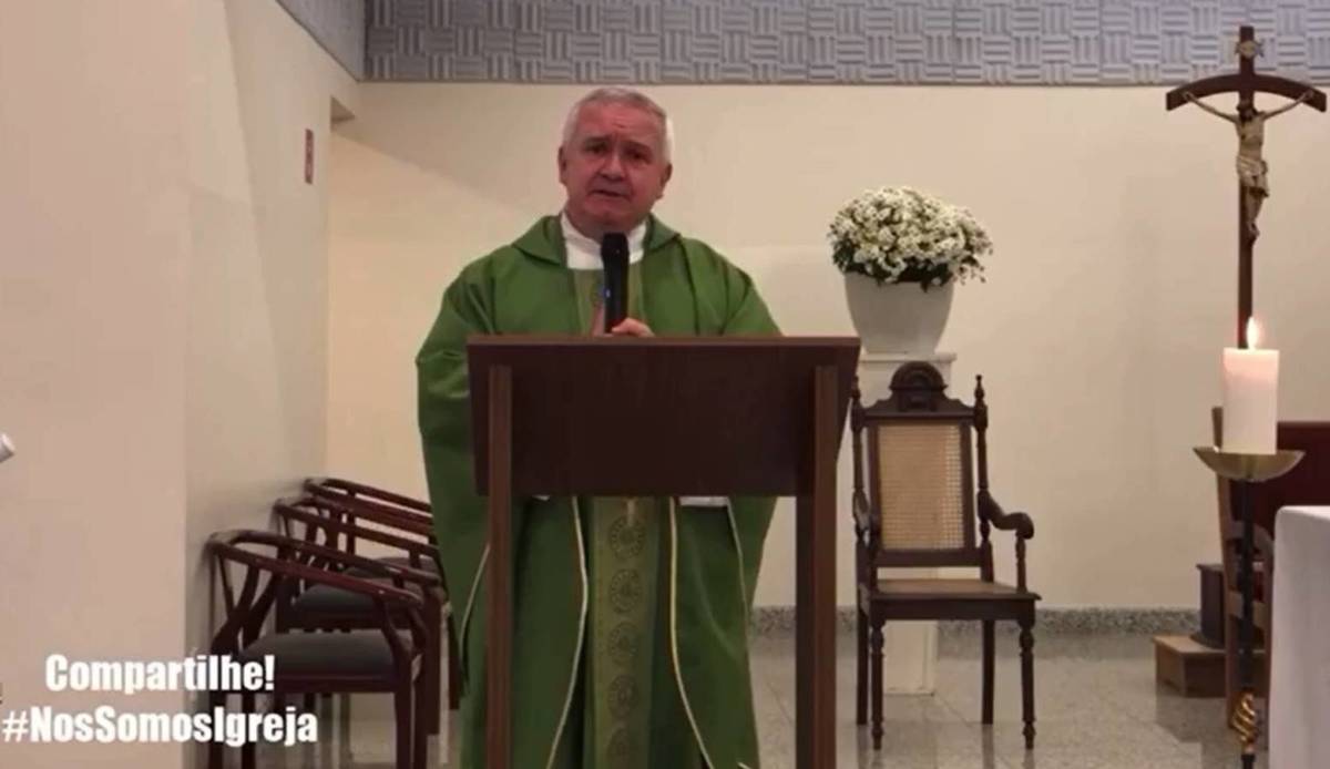 Vídeo: padre chama Bolsonaro de 'bandido' e diz que quem votou nele deve se confessar - Reprodução