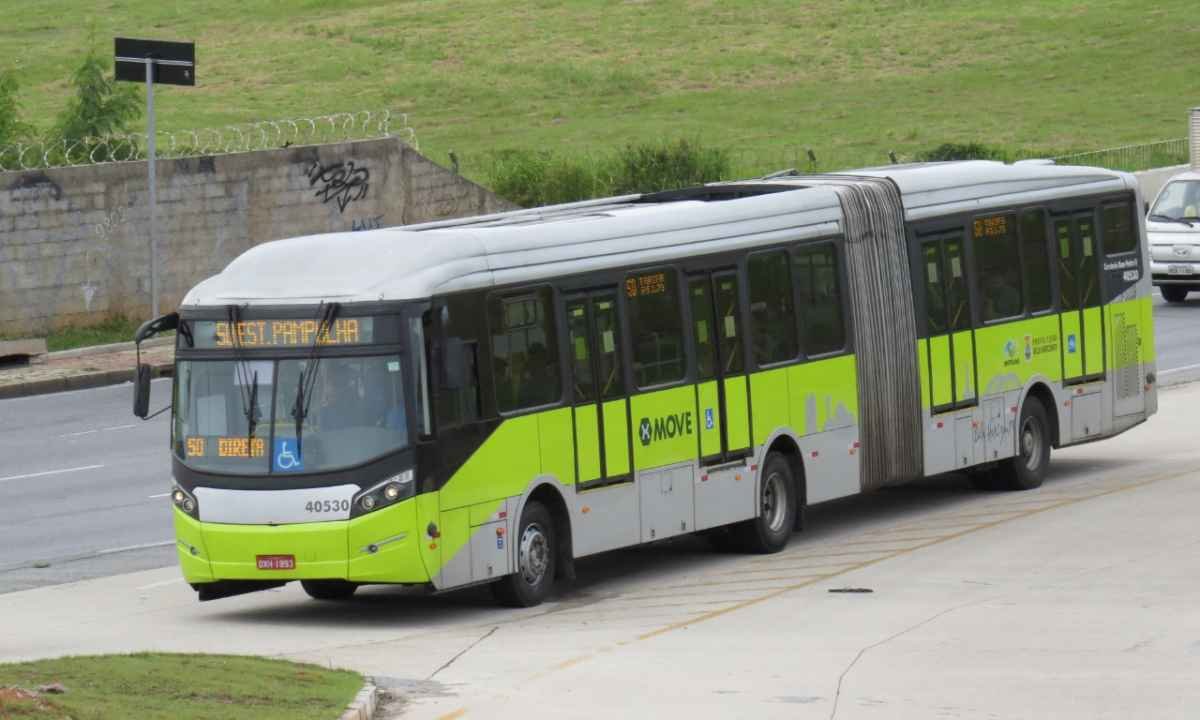 Fim de semana: passageiros relatam ausência de ônibus depois das  21h; BHTrans promete avaliar demanda - Matheus Adler/EM/D.A Press