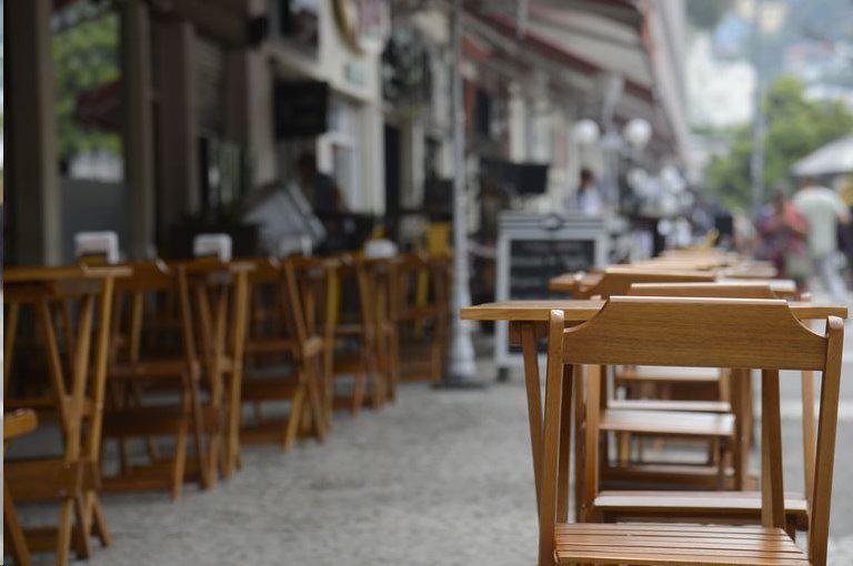 COVID-19: 'Reabrir agora é suicídio': dizem donos de bares e restaurantes que decidiram continuar fechados - Agência Brasil 