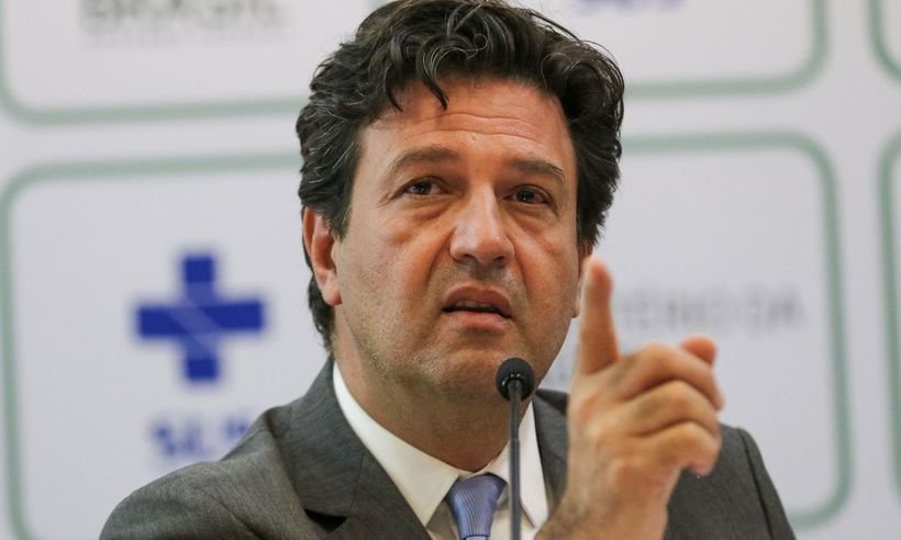 Mandetta sobre Bolsonaro: 'Ficar sem máscara, abraçando gente, estava flertando com o contágio' - Fábio Rodrigues Pozzebom/Agência Brasil
