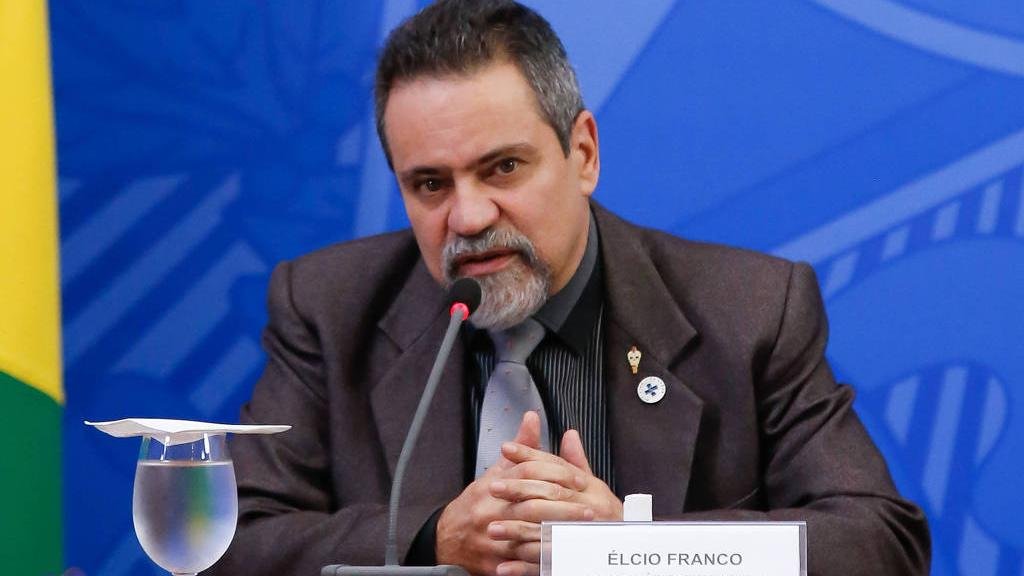 Secretário-executivo do Ministério da Saúde expulsa garçom em live; veja vídeo - Agência Brasil/Reprodução