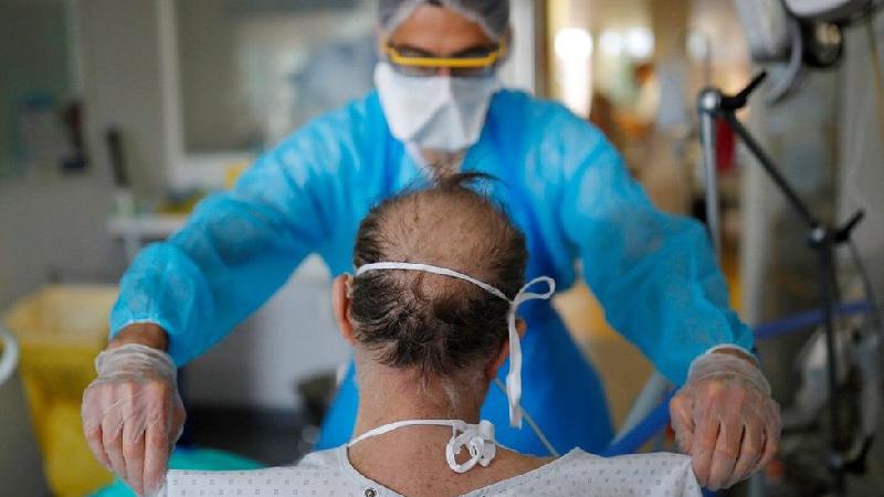 Delírio e psicose: cientistas alertam para distúrbios cerebrais em casos de COVID-19