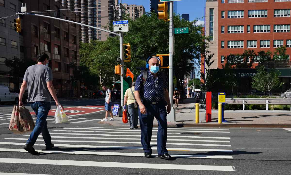 Estados Unidos recuam na abertura com avanço da pandemia, que assola a América Latina - Cindy Ord / GETTY IMAGES NORTH AMERICA / Getty Images via AFP

