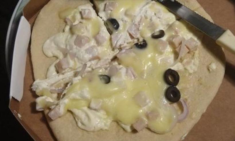 Pizza mais feia do mundo é brasileira; rede de fast food viraliza - Redes Socias/Reprodução