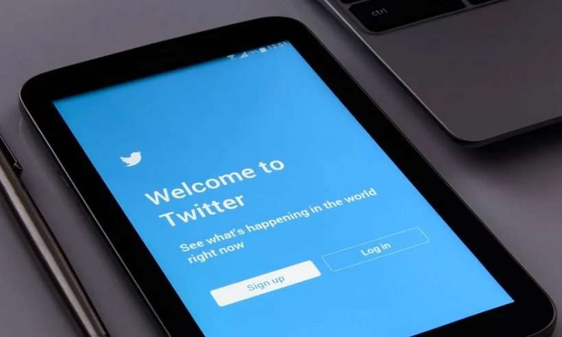 Hackers fraudam conta de famosos no Twitter motivando compra de bitcoins - Pixabay