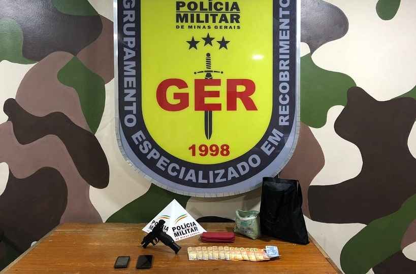 Trio que praticava assaltos em Contagem é preso quando tentava fugir - PMMG/Divulgação