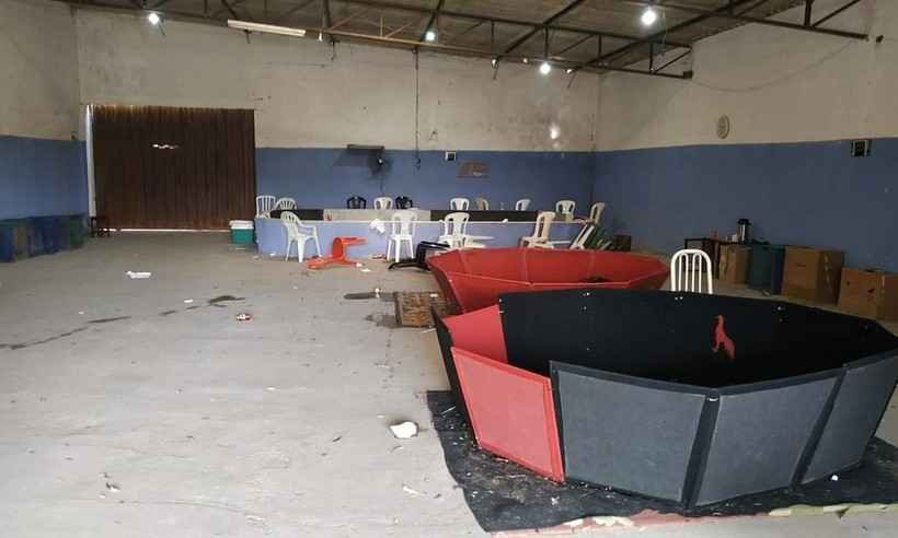 Polícia prende 69 pessoas em rinha de galo em Santo Antônio do Monte - Divulgação/ Polícia Militar de Meio Ambiente 