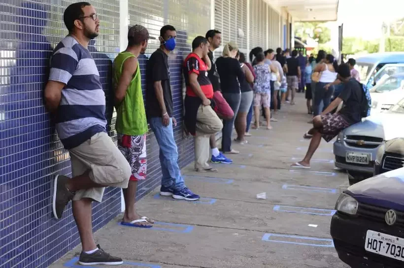 Caixa divulga calendário para desbloqueio do auxílio emergencial - Marcelo Ferreira/CB/D.A Press