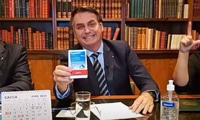 Governo pode ter quatro milhões de comprimidos de cloroquina em estoque - Facebook/Reprodução