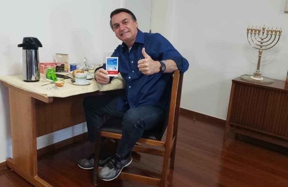Após três testes positivos, Bolsonaro afirma que novo exame deu negativo para COVID-19 - Reprodução/Twitter