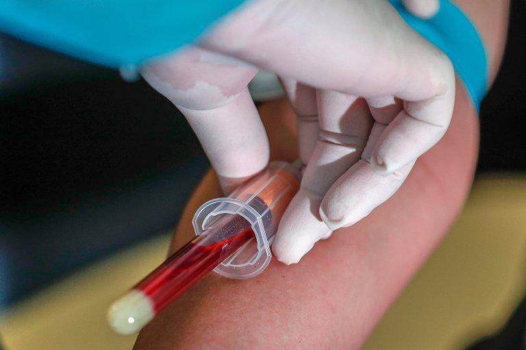 Coronavírus: estudo brasileiro avalia potencial do uso de quatro drogas no tratamento da COVID-19 - EPA