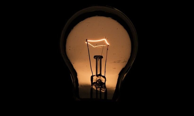 Energia elétrica de inadimplentes pode ser cortada a partir desta segunda-feira - Marcello Casal Jr/ Agência Brasil