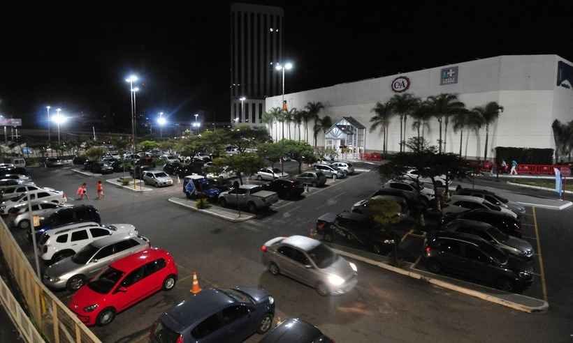Faturamento fica aquém do esperado após reabertura do comércio de BH - Túlio Santos/EM/D.A Press