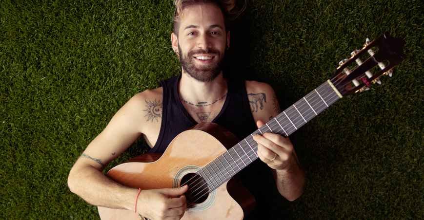 Sebastián Piracés-Ugarte canta o sexo, a política e o amor - Felipe Miranda/divulgação