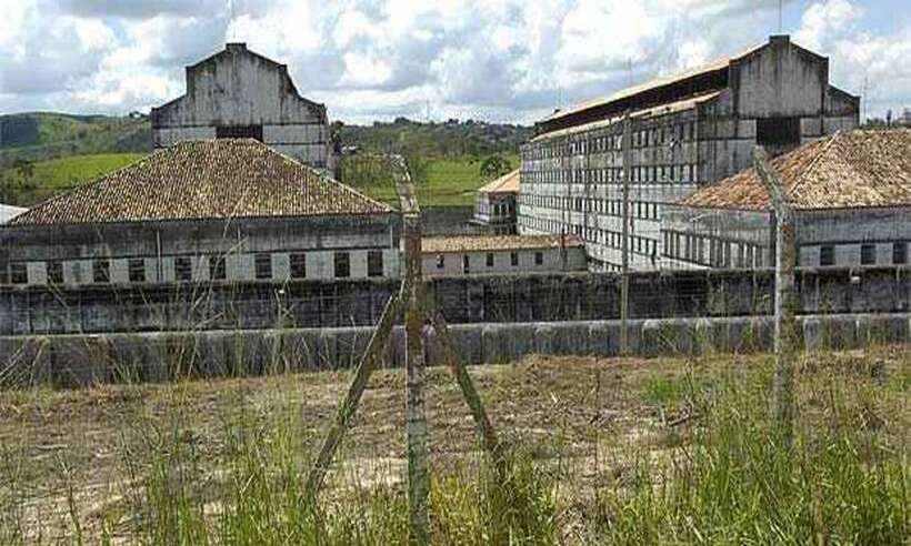 Casal morre e idoso fica ferido em emboscada na saída de presídio em Ribeirão das Neves - Jair Amaral/EM/D.A Press - 07/04/2012