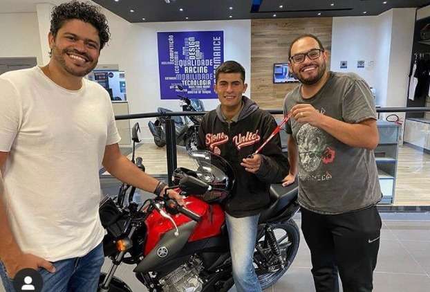 Motoboy humilhado em Valinhos ganha R$ 150 mil em vaquinha e moto nova - Reprodução/Instagram