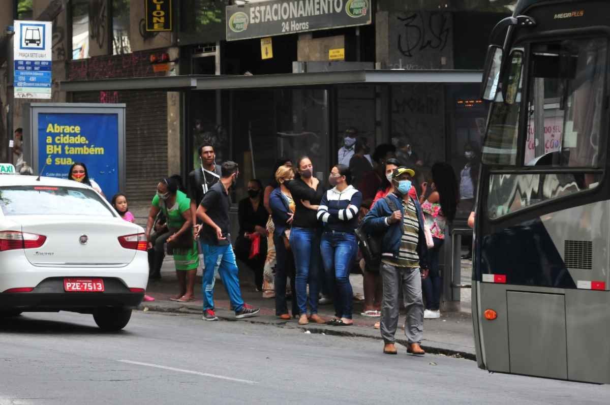 Ação na Justiça pede que PBH coloque 100% dos ônibus na rua - Gladyston Rodrigues/EM/D.A.Press