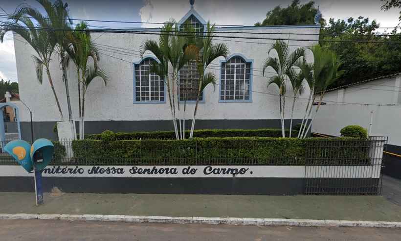 Homem invade cemitério em Betim e ateia fogo em túmulo - Google Street View/Reprodução