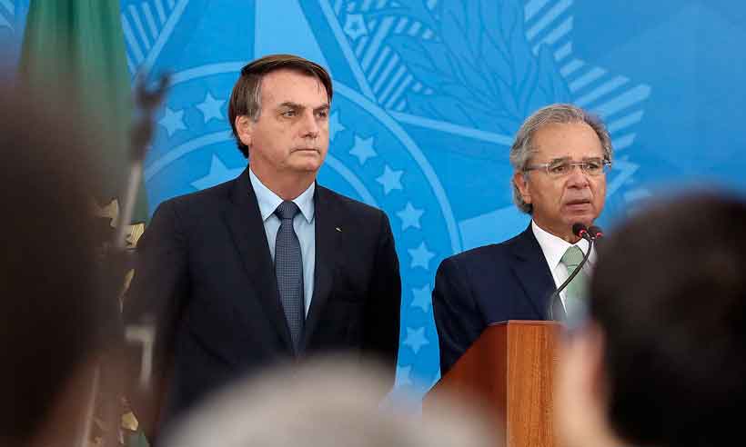 A chance que Bolsonaro e Guedes perderam de ficar calados - Marcos Corrêa/PR %u2013 01/4/20