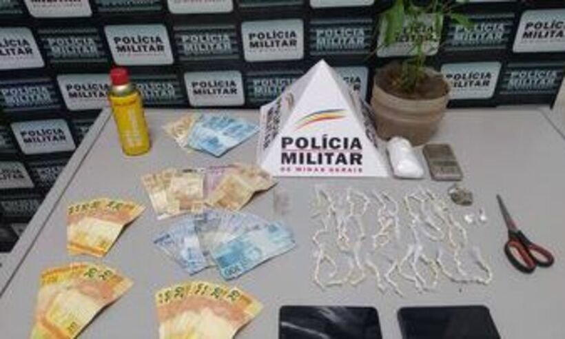 PM encontra mais de 150 pedras de crack e outras drogas com trio em Pará de Minas - Divulgação/ Polícia Militar