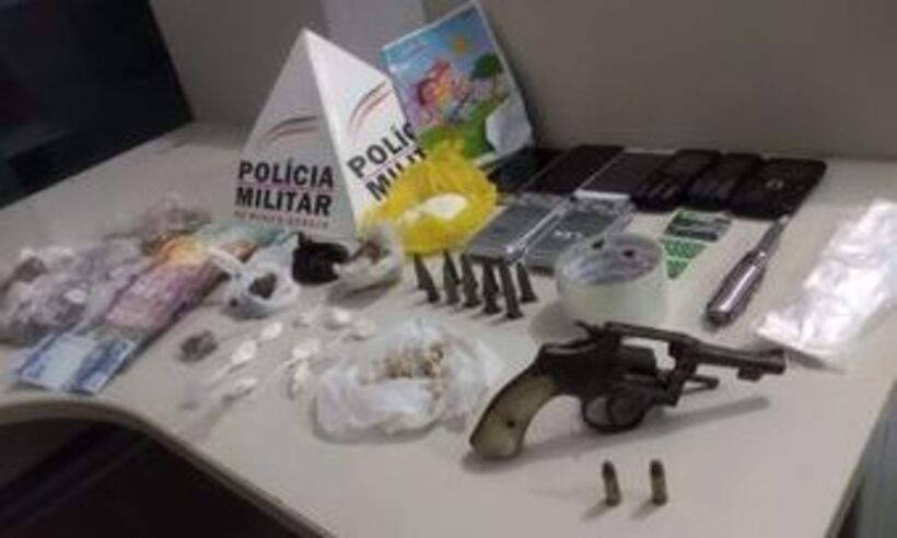 PM prende dupla suspeita de tráfico de drogas em Cláudio - Divulgação/ Polícia Militar
