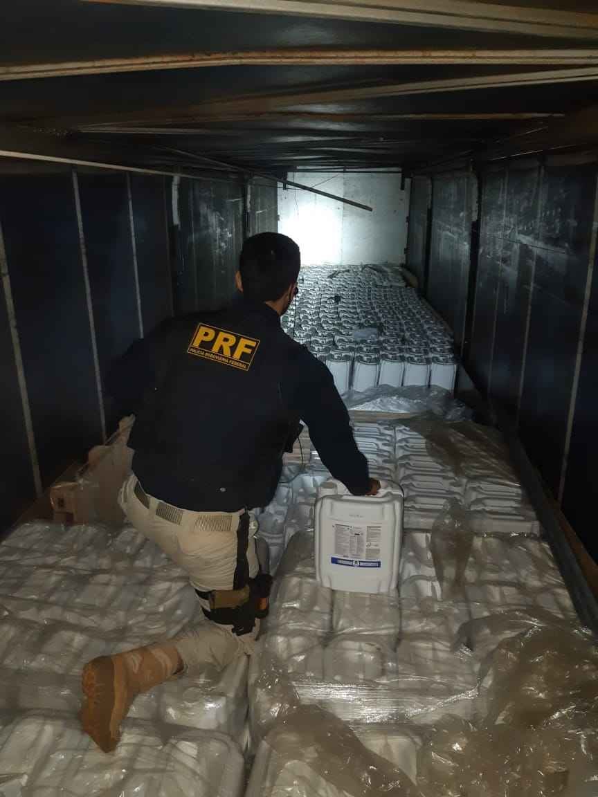 Carga roubada, avaliada em mais de R$ 700 mil, é recuperada pela PRF no Triângulo  - Polícia Rodoviária Federal (PRF)
