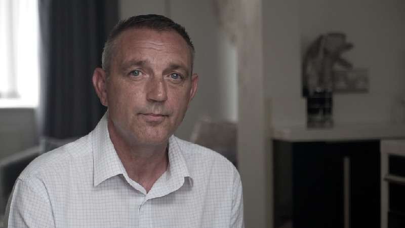 Coronavírus: 'Virei alcoólatra durante a pandemia' - BBC