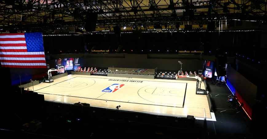 Após pacto, NBA retoma partidas - KIM KLEMENT/AFP