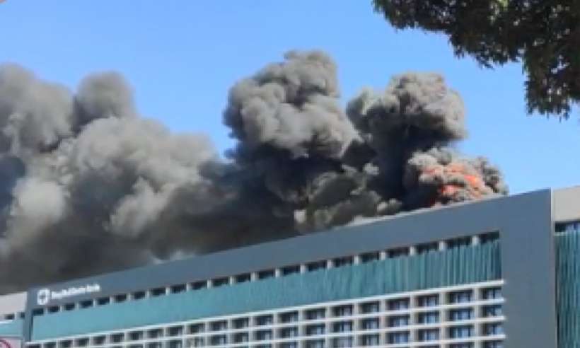 Incêndio no Hospital Santa Luzia causa grande fumaça em Brasília; veja vídeos - (foto: Reprodução/Arquivo pessoal)
