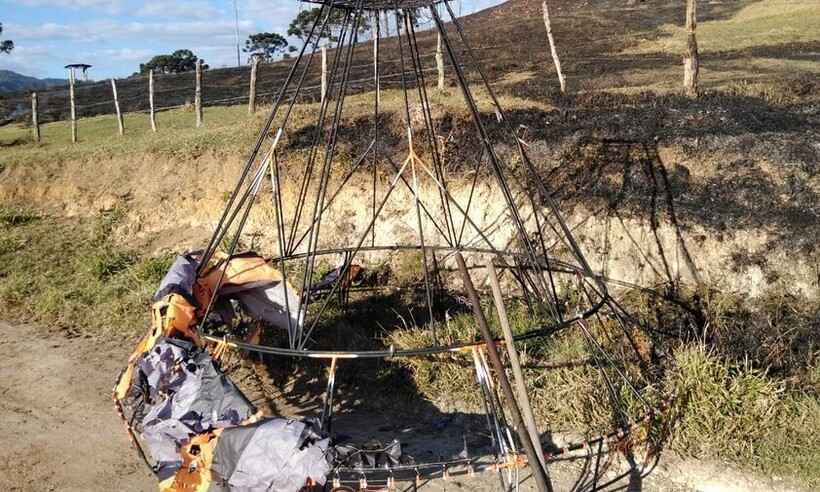 Incêndio após queda de balão consome 15 hectares de vegetação em Delfim Moreira - CBMMG