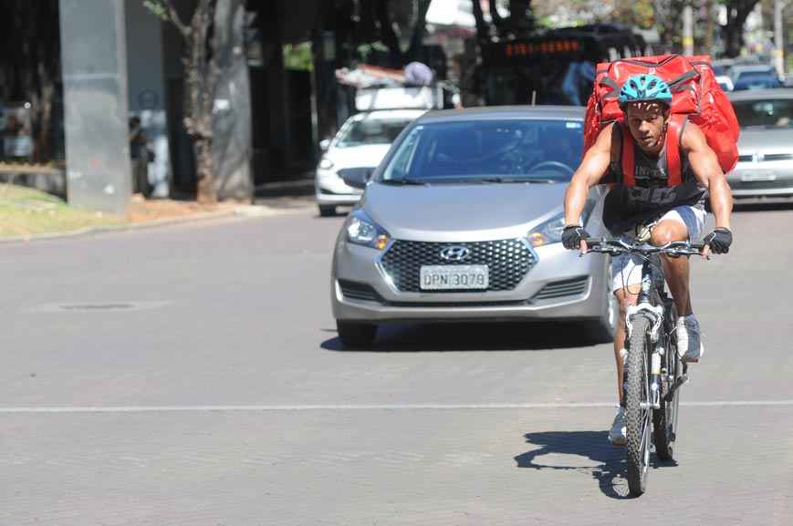 Ciclistas se tornam as maiores vítimas no trânsito durante a pandemia - Leandro Couri/EM/D.A Press