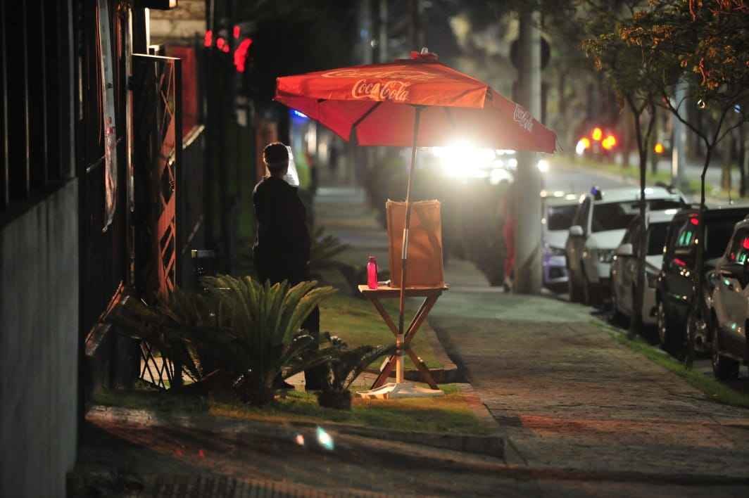 Movimento de bares fora do circuito Centro-Sul de BH demora a engrenar - Alexandre Guzanshe/EM/D.A.Press