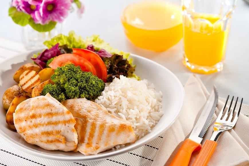 Quer perder peso? Eliminar carboidratos pode não ser o ideal - Vinci Rio/Reprodução