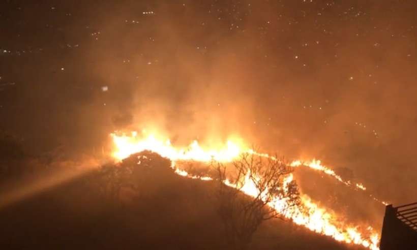 Incêndio nas proximidades de churrascaria badalada de BH mobiliza bombeiros - Reprodução/Corpo de Bombeiros