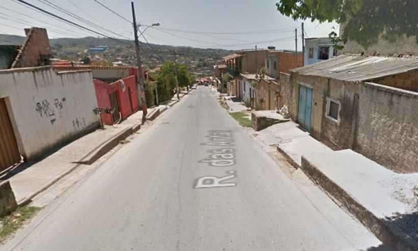 Mesmo após levar tiro na cabeça, homem consegue se levantar e pedir ajuda - Google Maps/Reprodução
