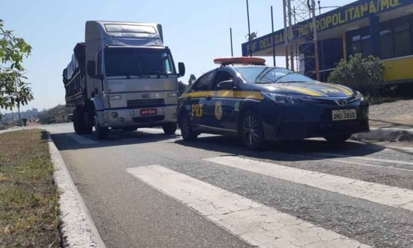 PRF recupera 15 toneladas de leite em pó roubadas avaliadas em R$ 285 mil - Divulgação/ Polícia Rodoviária Federal (PRF)