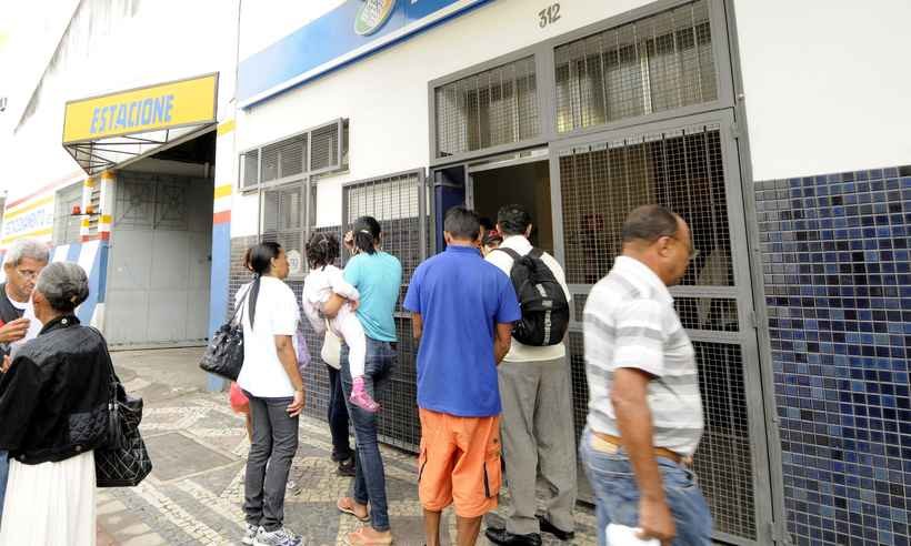 INSS retorna, mas peritos médicos federais não voltam ao trabalho nesta segunda - Jair Amaral/EM/D.A Press - 30/09/2013