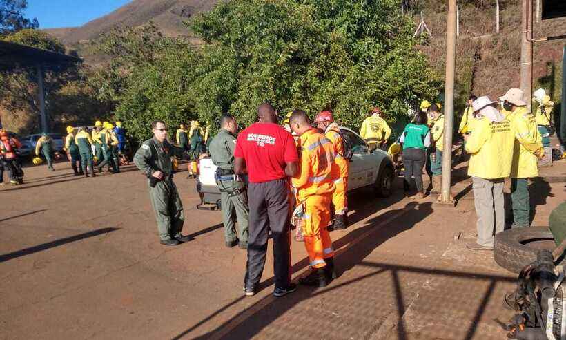 Incêndio em área do Monumento Natural de Minas entra no 3° dia; ação pode ser criminosa - FOTOS IEF/DIVULGAÇÃO
